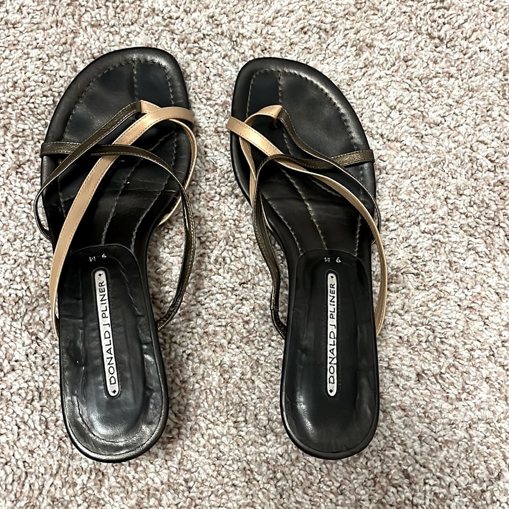 Donald pliner sandal